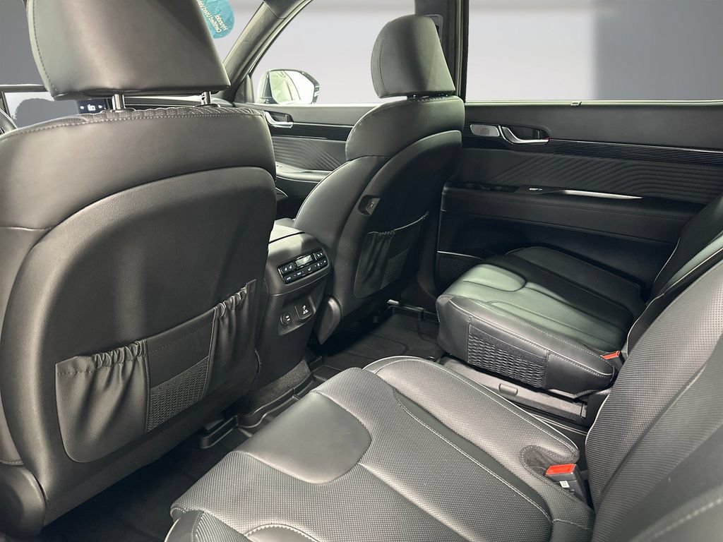 Certified 2025 Hyundai Palisade Calligraphy FWD image 16