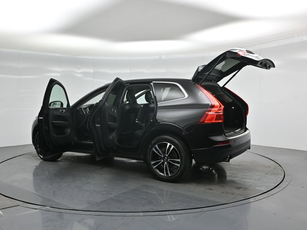 Used 2021 Volvo XC60 T5 Momentum w/ Premium Package image 34