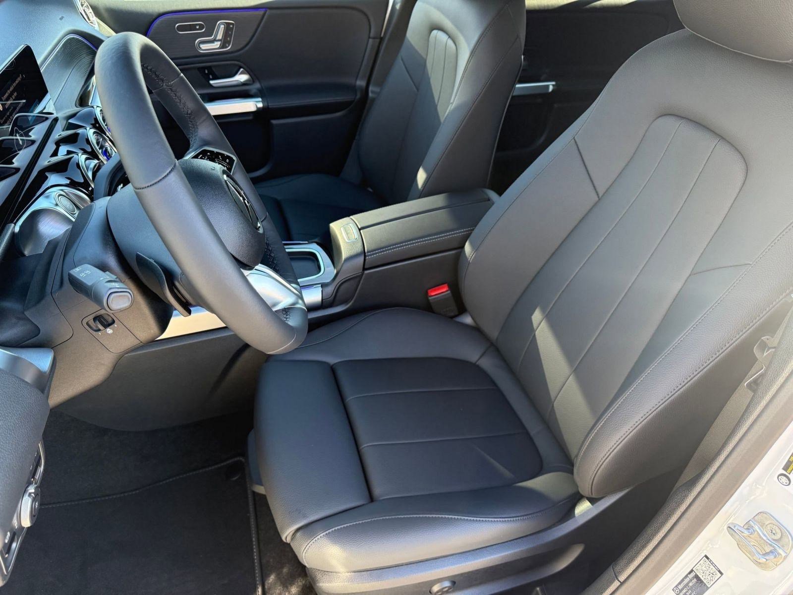 New 2026 Mercedes-Benz GLB 250 4MATIC image 5