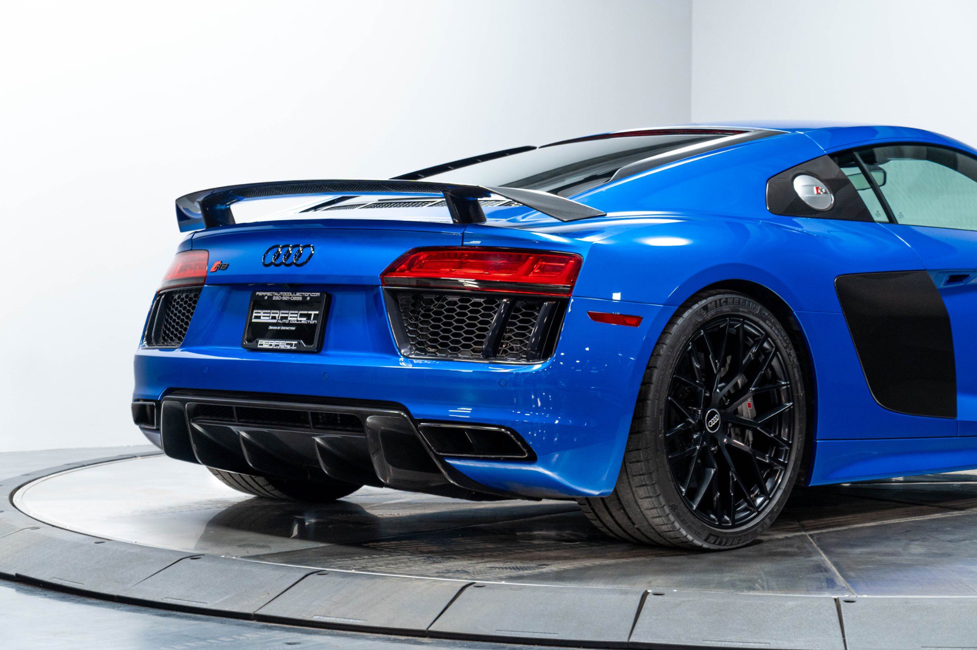 Used 2017 Audi R8 V10 plus AWD/4WD image 15