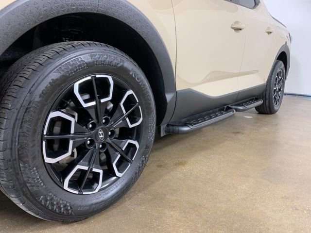 Used 2023 Hyundai Santa Cruz SEL Premium AWD/4WD image 2