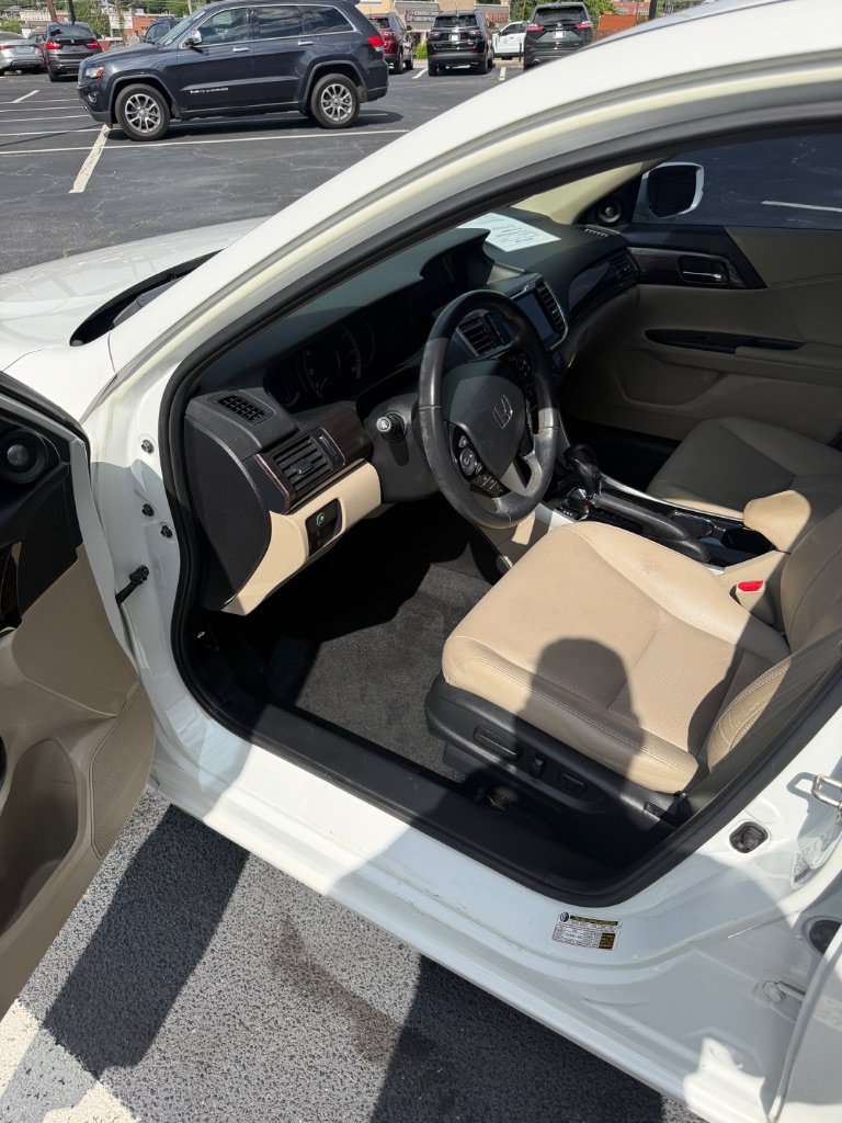 Used 2017 Honda Accord EX-L image 13