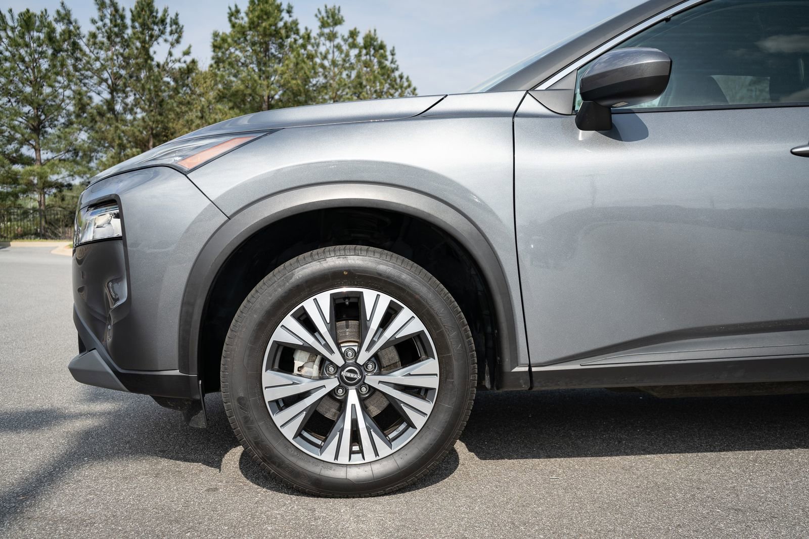 Used 2023 Nissan Rogue SV image 4