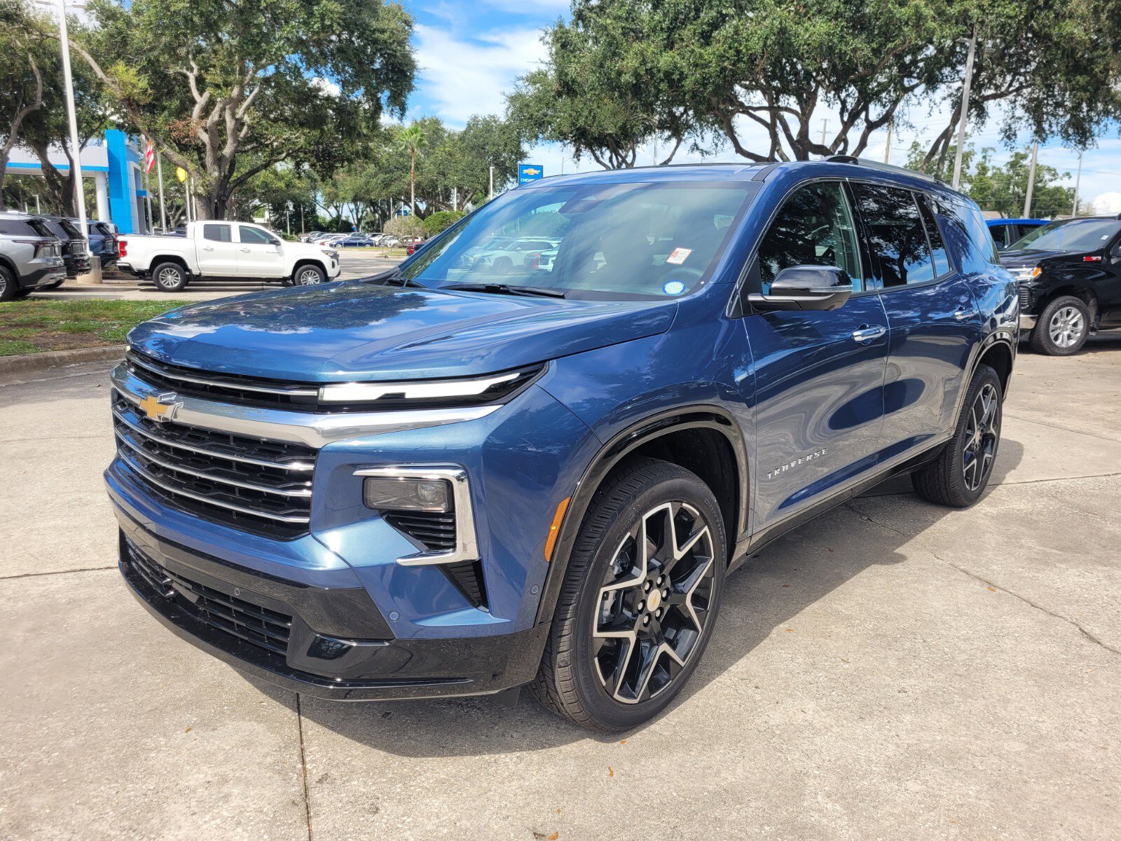 New 2026 Chevrolet Traverse High Country image 3