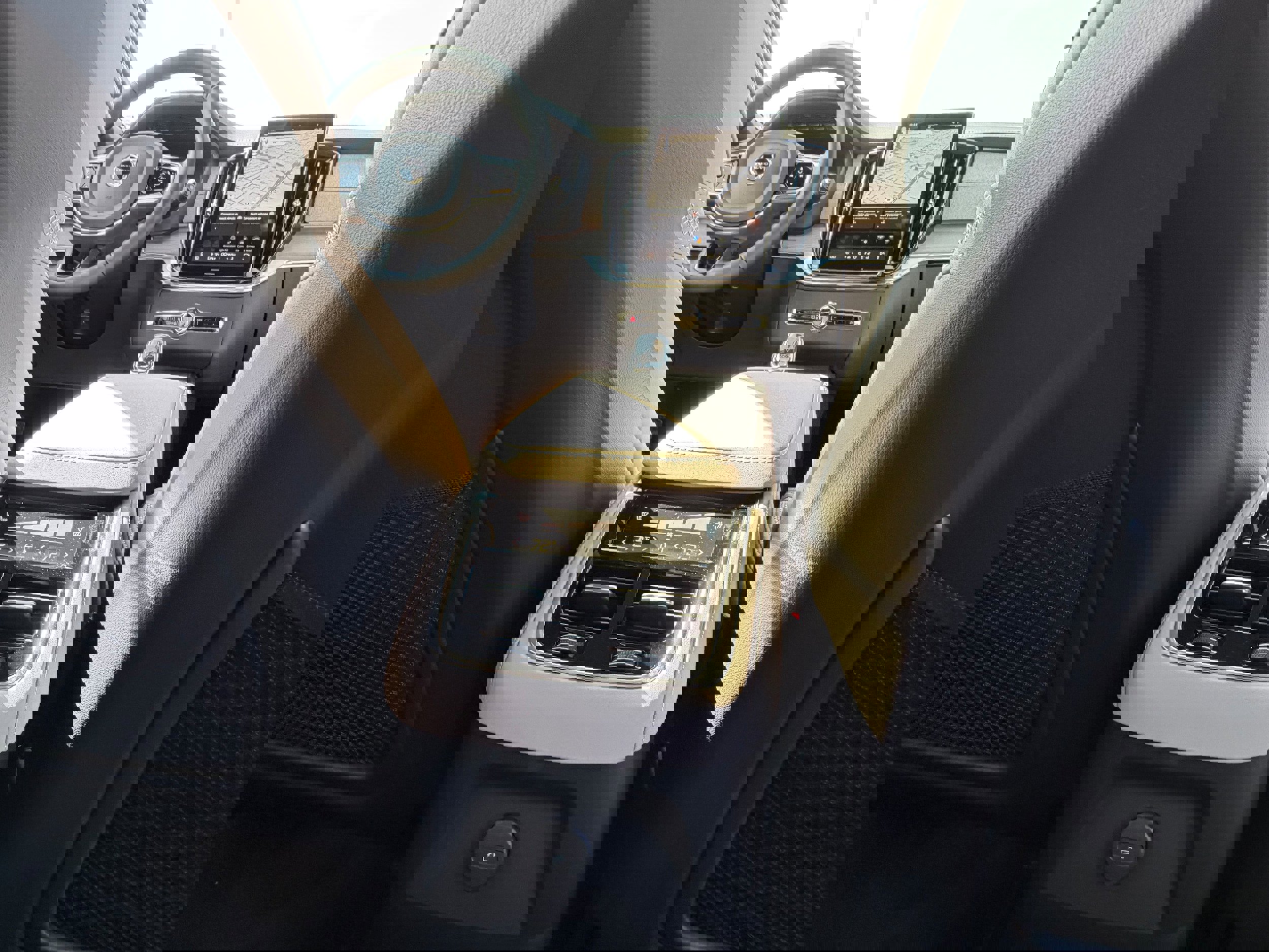 New 2026 Volvo XC90 T8 Plus w/ Protection Package Premier image 11