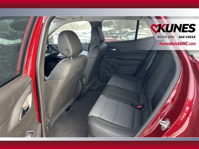 Used 2025 Chevrolet Trax LT image 22