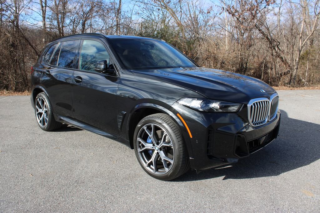 Used 2024 BMW X5 xDrive40i w/ M Sport Package image 2