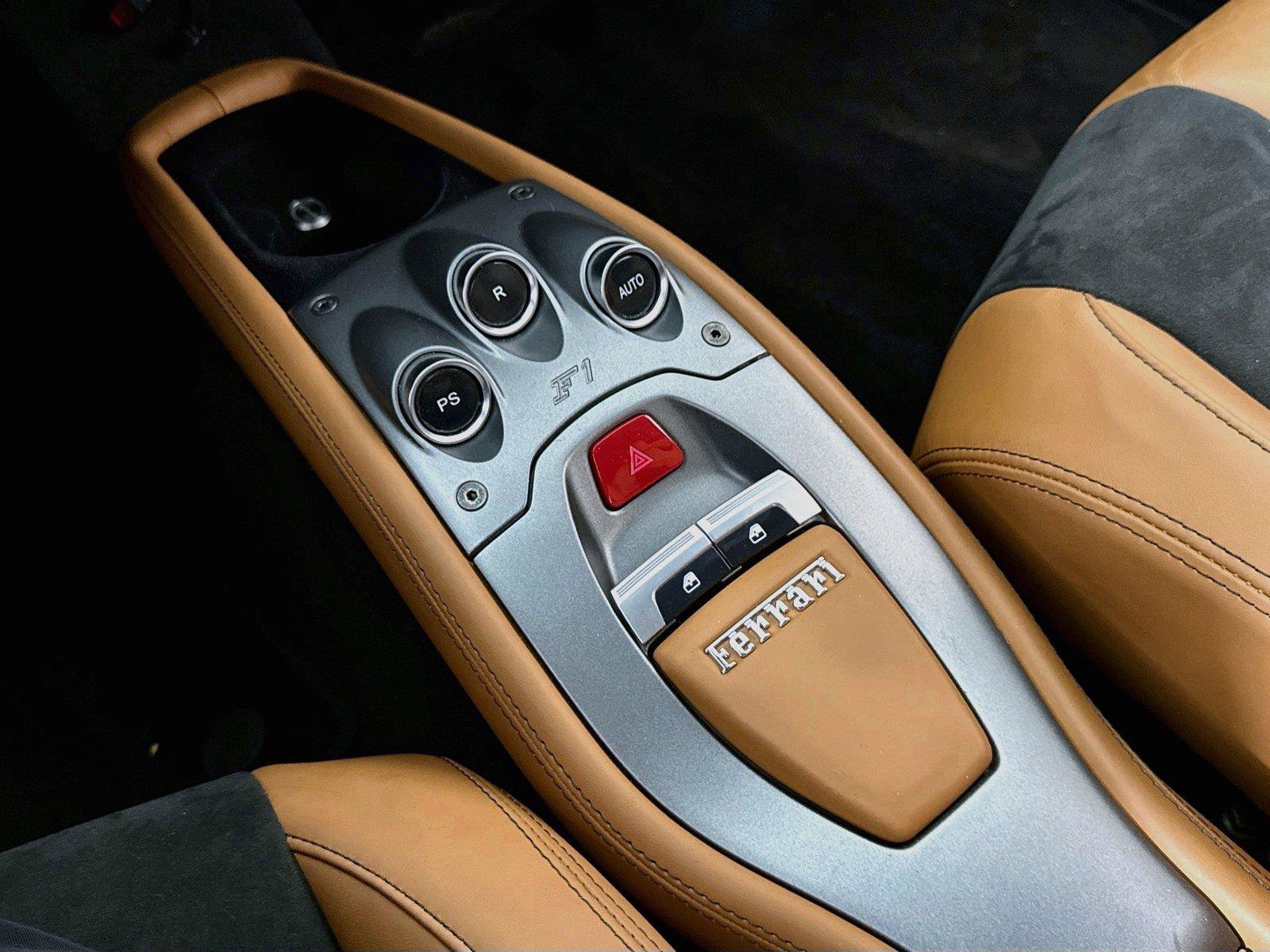 Used 2011 Ferrari 458 Italia Coupe RWD image 24
