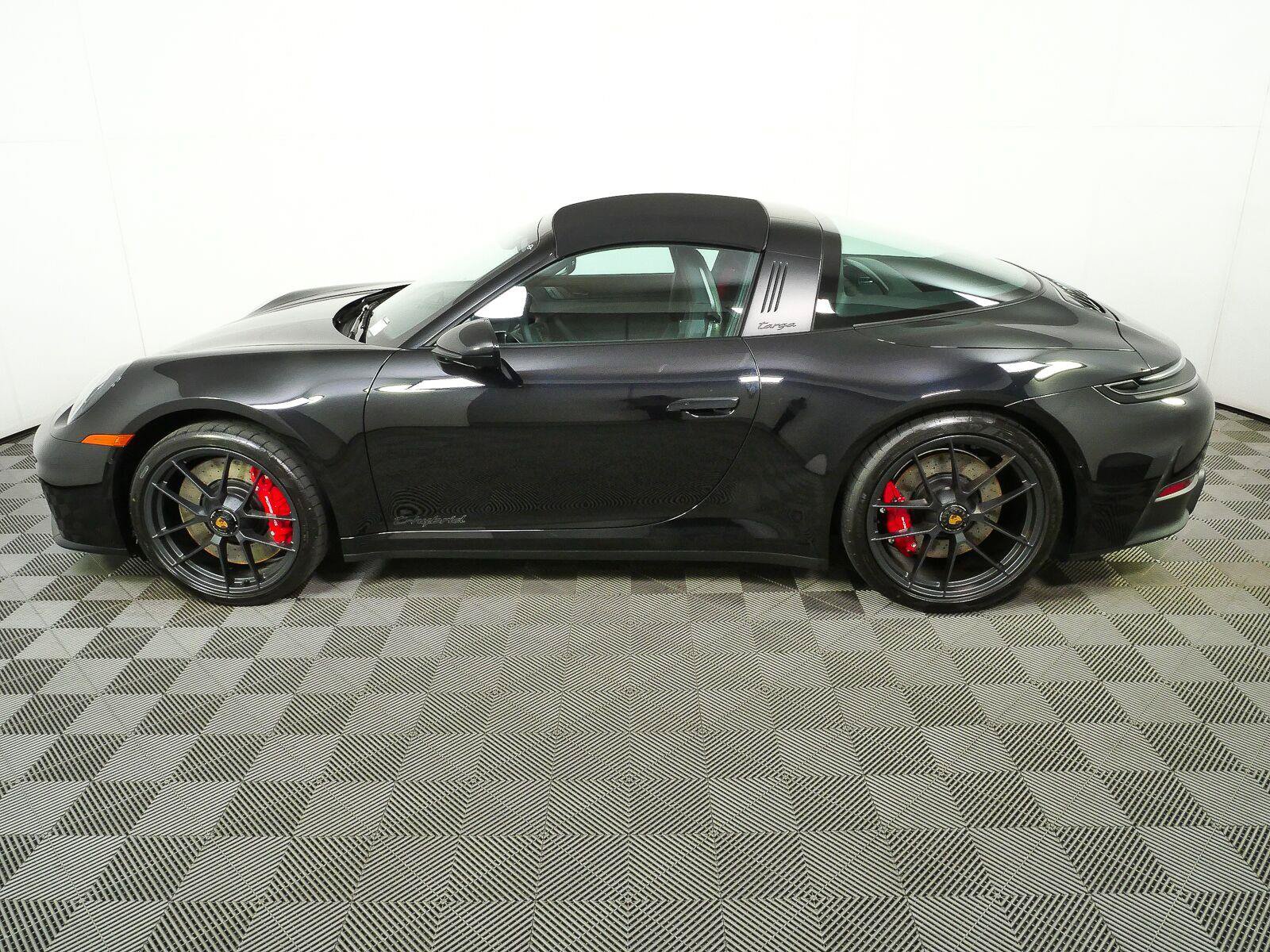 Used 2026 Porsche 911 Targa 4 GTS AWD/4WD image 2