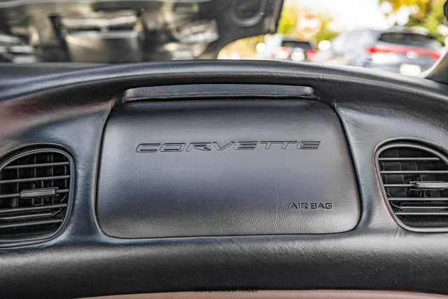 Used 2001 Chevrolet Corvette Coupe w/ Preferred Equipment Group1 image 41
