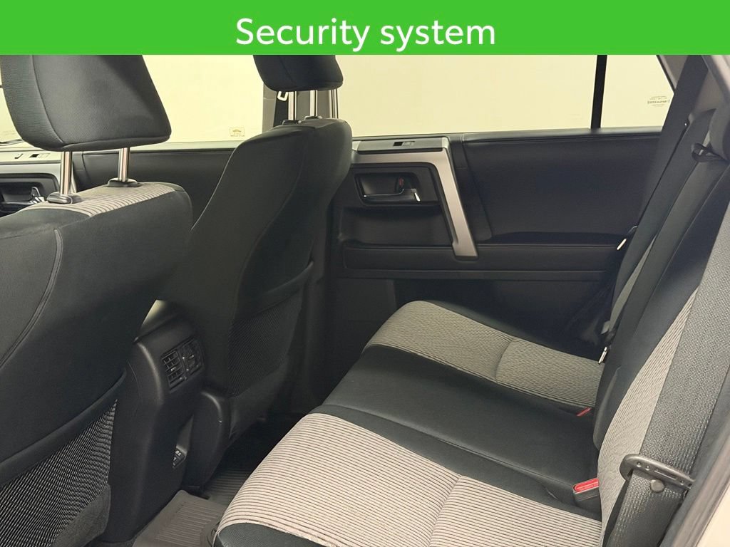 Used 2020 Toyota 4Runner SR5 AWD/4WD image 23