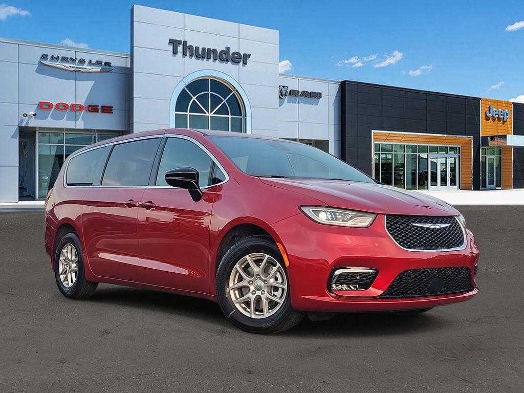 New 2025 Chrysler Pacifica Select