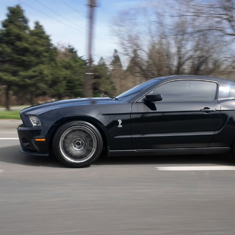 Used 2012 Ford Mustang Shelby GT500 w/ SVT Performance Pkg image 3