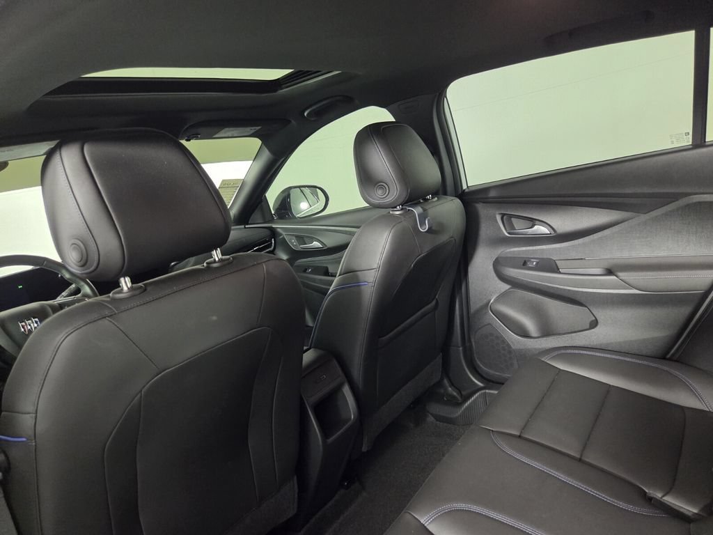 Used 2025 Buick Envista Sport Touring w/ Convenience I Package FWD image 25