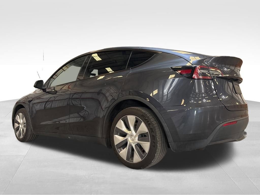 Used 2024 Tesla Model Y Long Range image 11