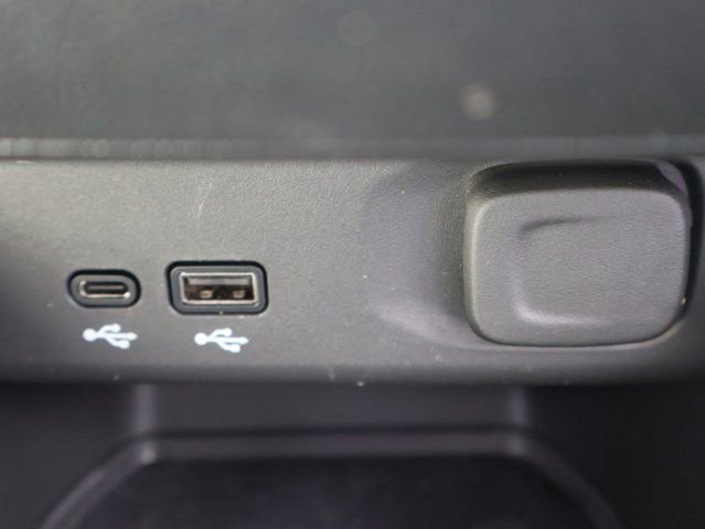 Used 2025 Buick Envista Sport Touring image 27