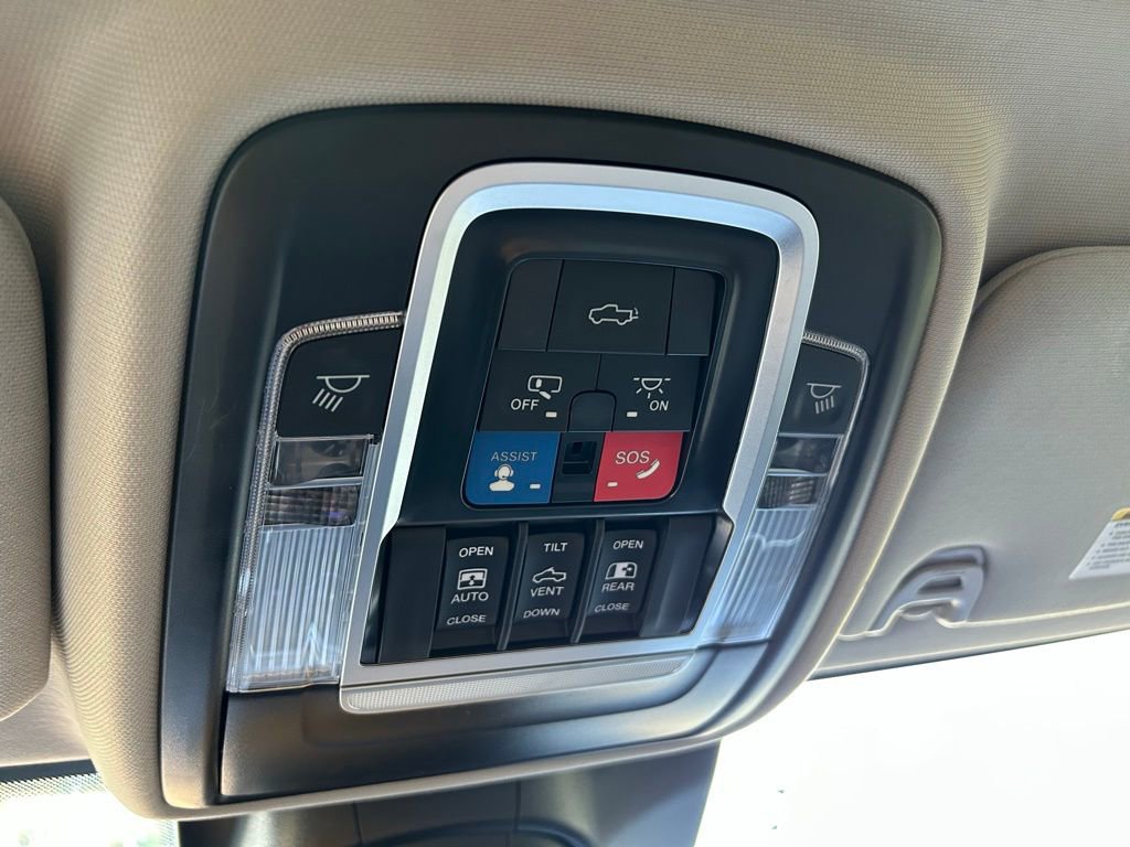 Used 2023 RAM 2500 Limited image 31