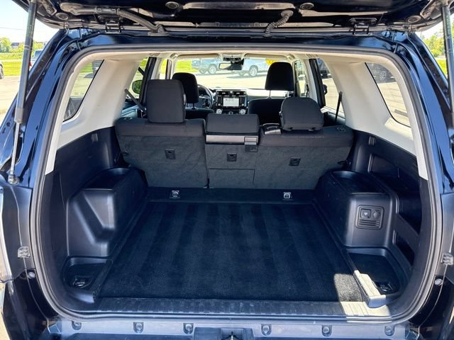 Used 2020 Toyota 4Runner TRD Off-Road AWD/4WD image 36