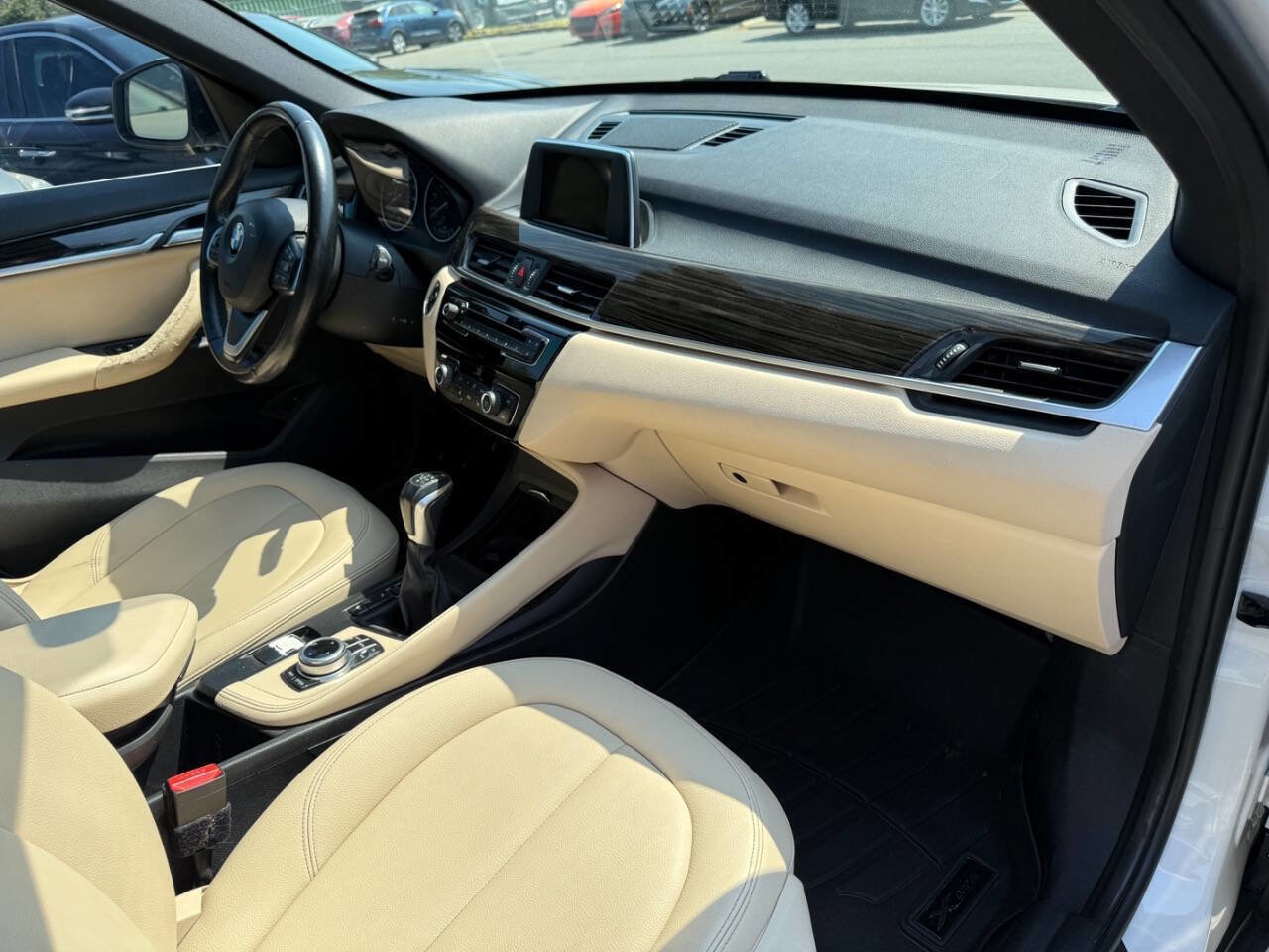 Used 2017 BMW X1 xDrive28i image 12