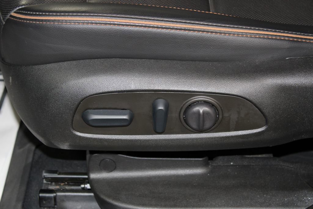 Used 2023 GMC Acadia AT4 w/ Preferred Package image 21