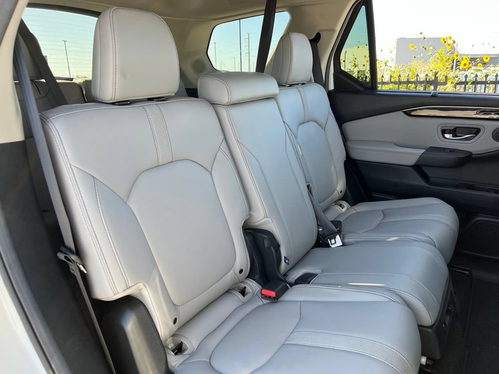 Certified 2025 Honda Pilot Touring image 29