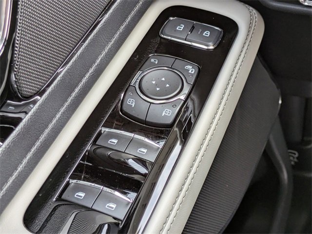 Used 2025 Lincoln Aviator 2WD image 25