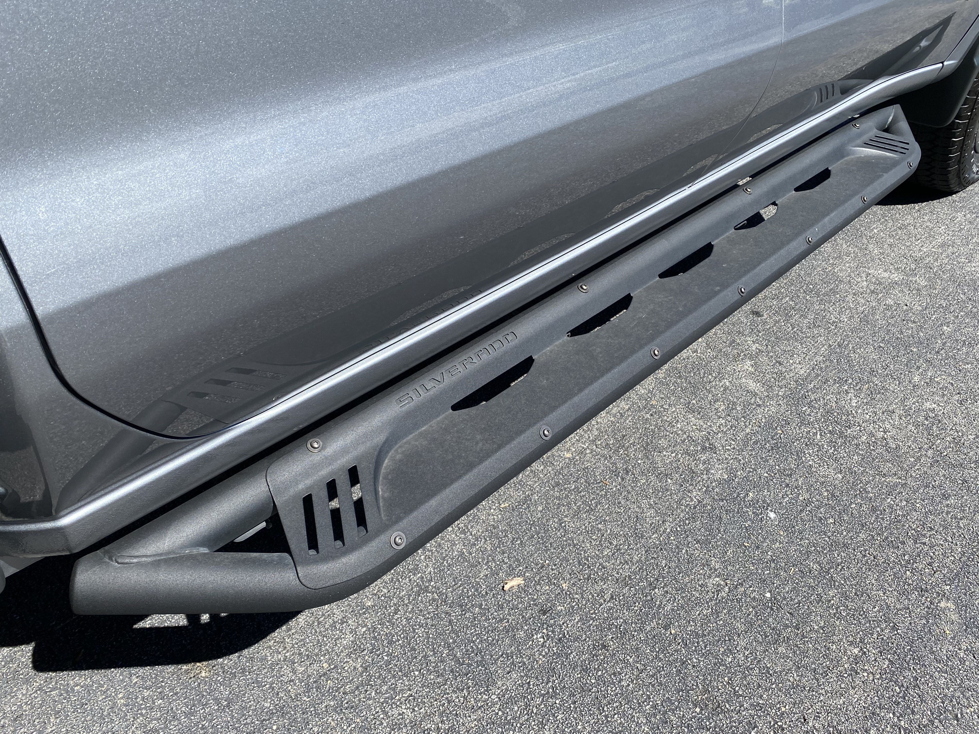 Used 2025 Chevrolet Silverado 1500 Custom Trail Boss w/ Dark Appearance Package AWD/4WD image 15