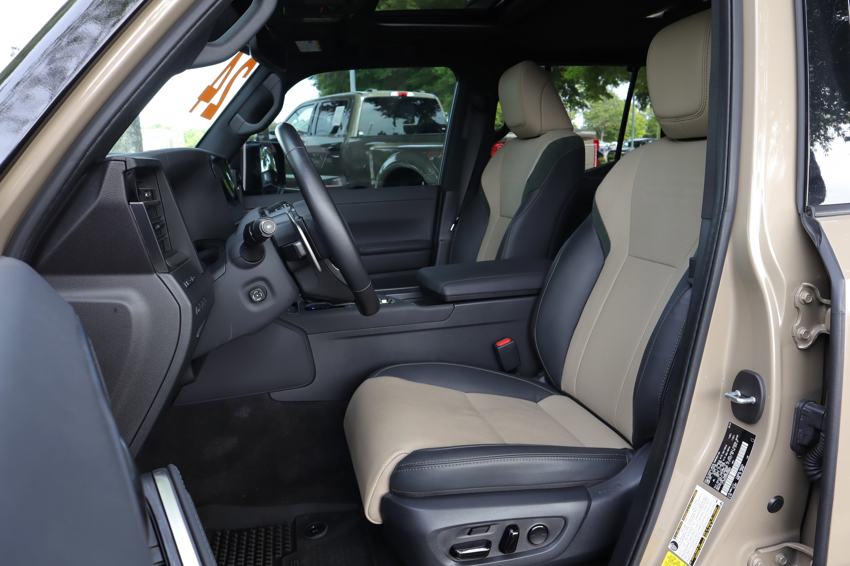 Used 2024 Lexus GX 550 AWD/4WD image 10