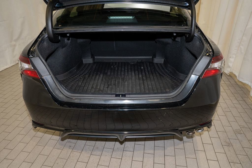 Used 2023 Toyota Camry SE image 6