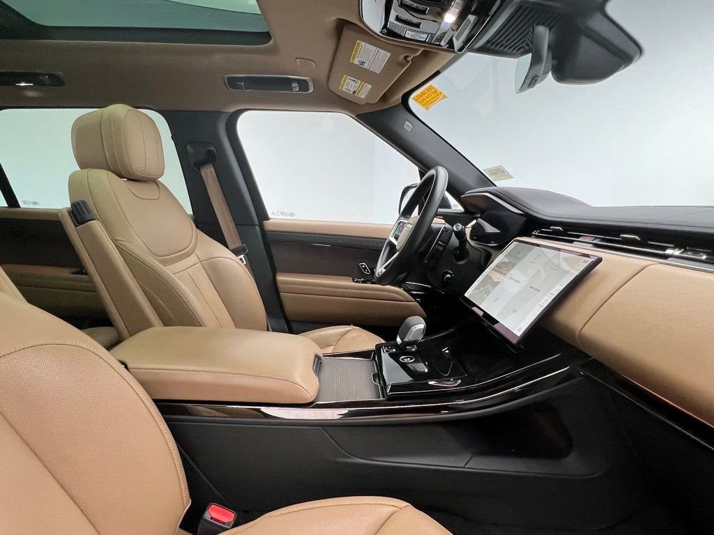 Used 2024 Land Rover Range Rover Sport SE image 6