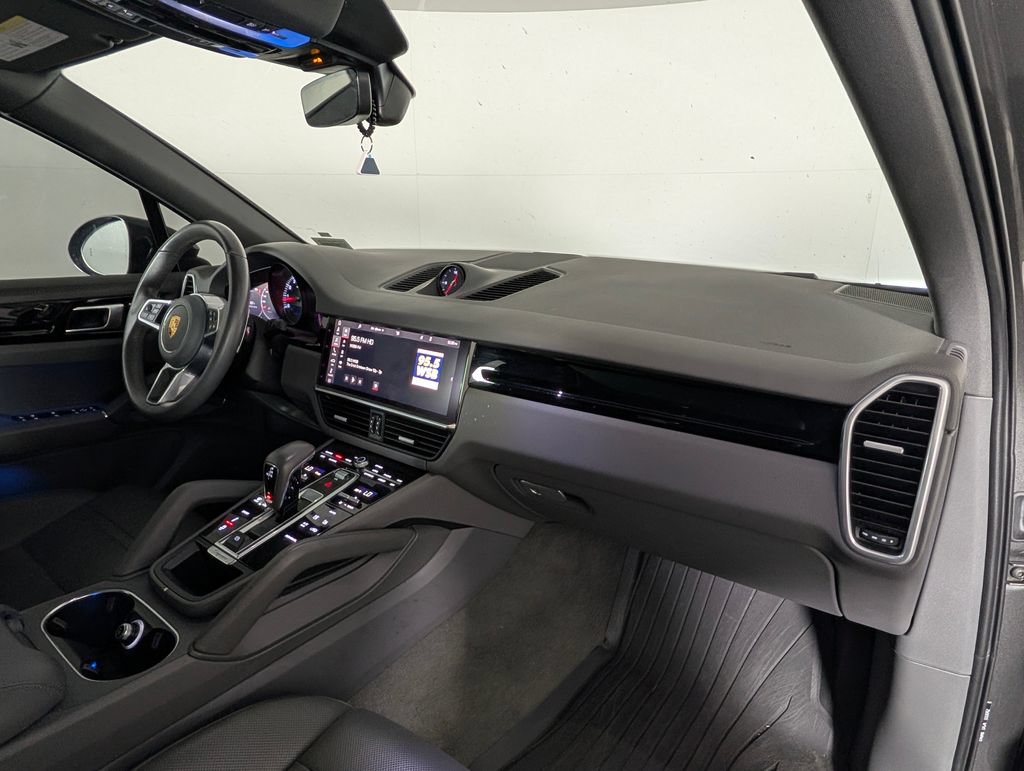 Certified 2021 Porsche Cayenne S AWD/4WD image 17