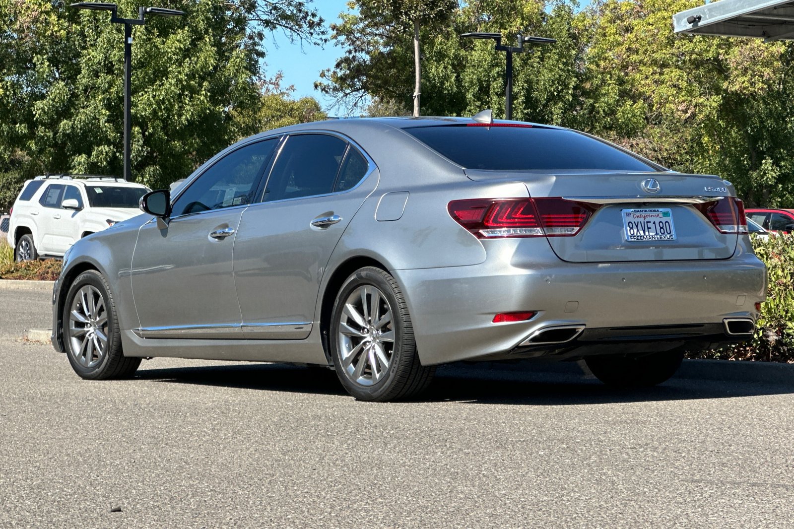 Used 2016 Lexus LS 460 w/ Comfort Package RWD image 6