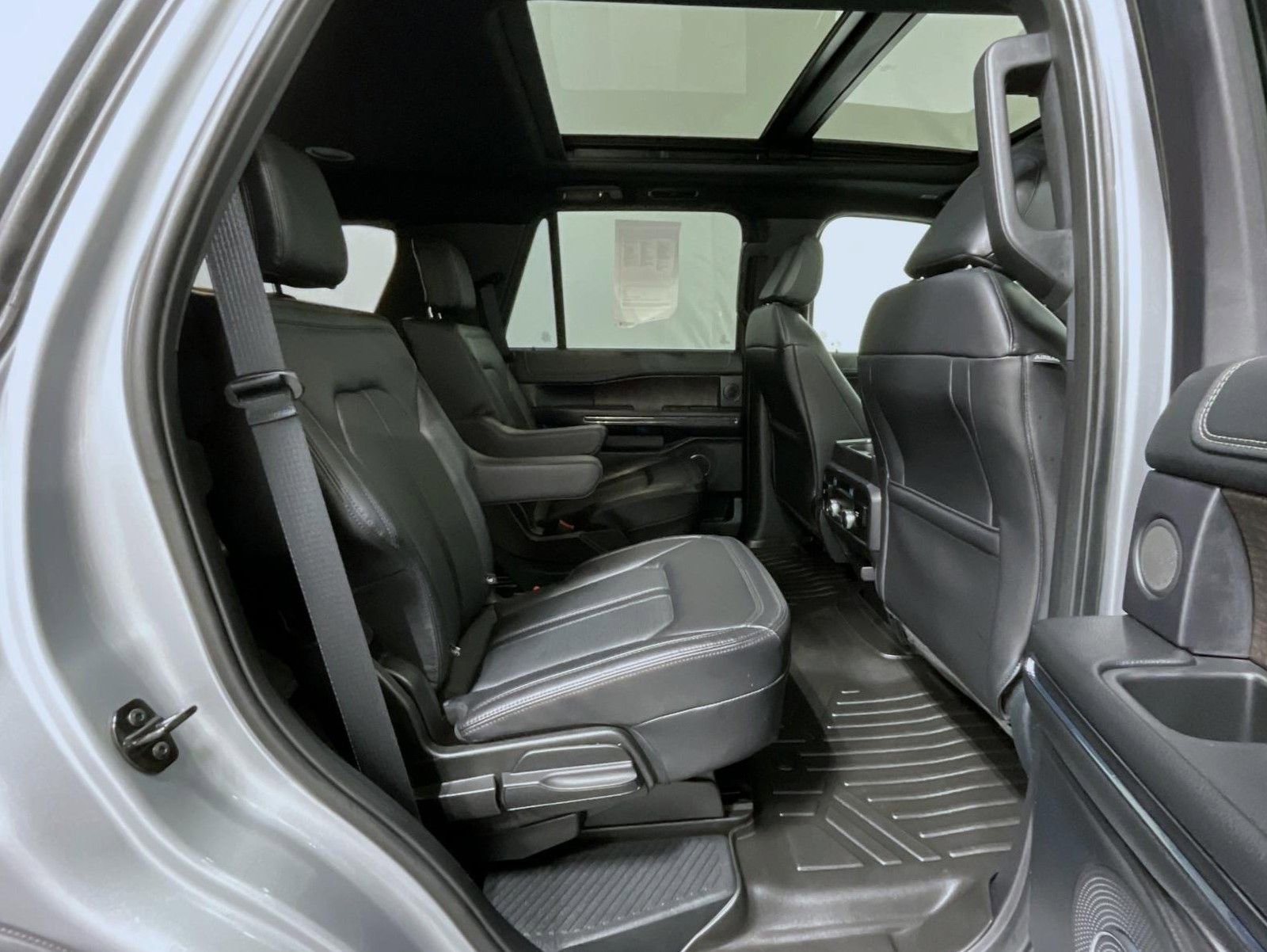 Used 2021 Ford Expedition Limited image 18