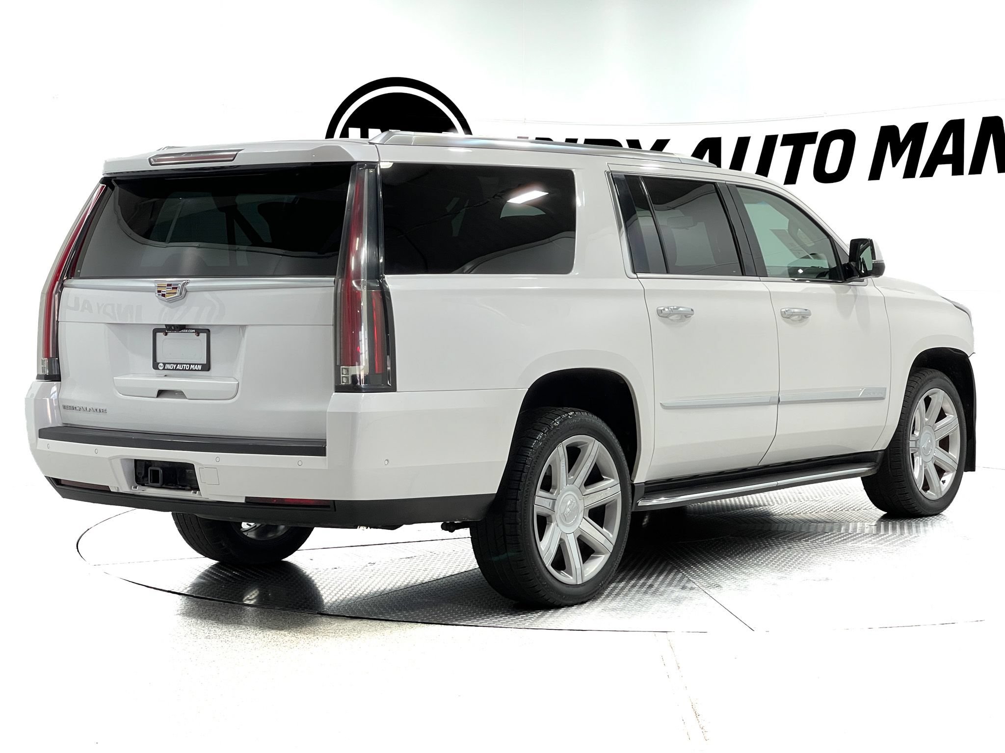 Used 2018 Cadillac Escalade ESV Luxury AWD/4WD image 4