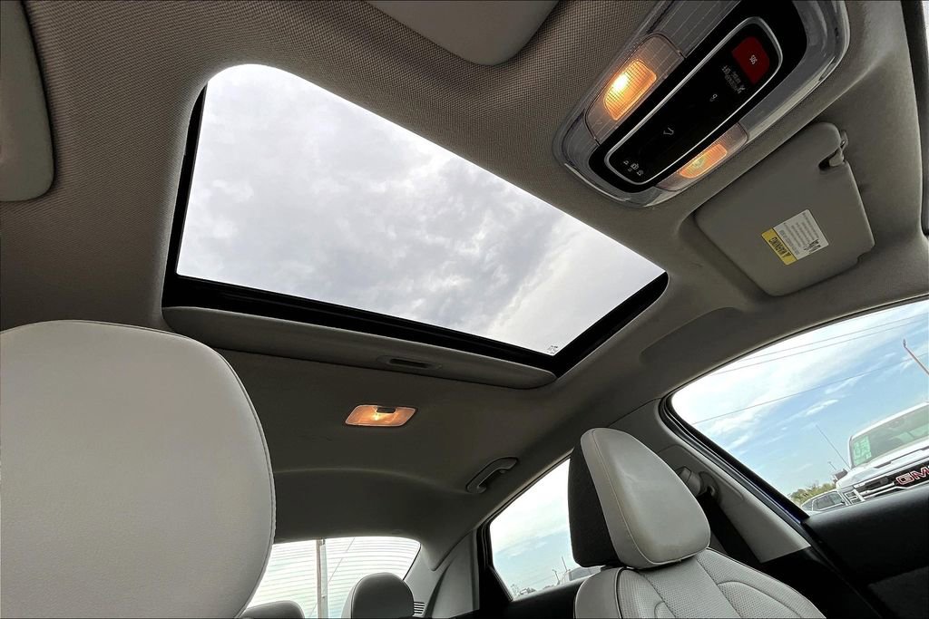 Used 2023 Hyundai Elantra Limited w/ Cargo Package image 20