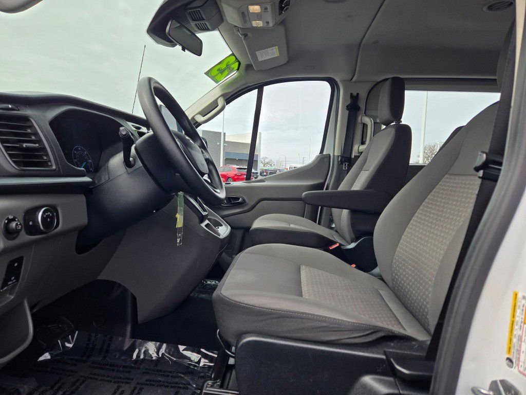 Used 2023 Ford Transit 350 XLT image 16