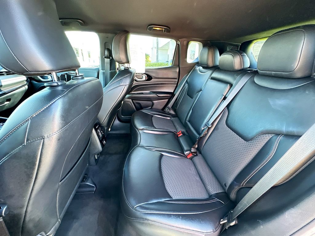 Used 2023 Jeep Compass Latitude image 23