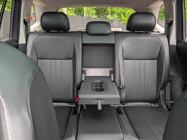Used 2023 Volkswagen Tiguan SE w/ Panoramic Sunroof Package AWD/4WD image 17