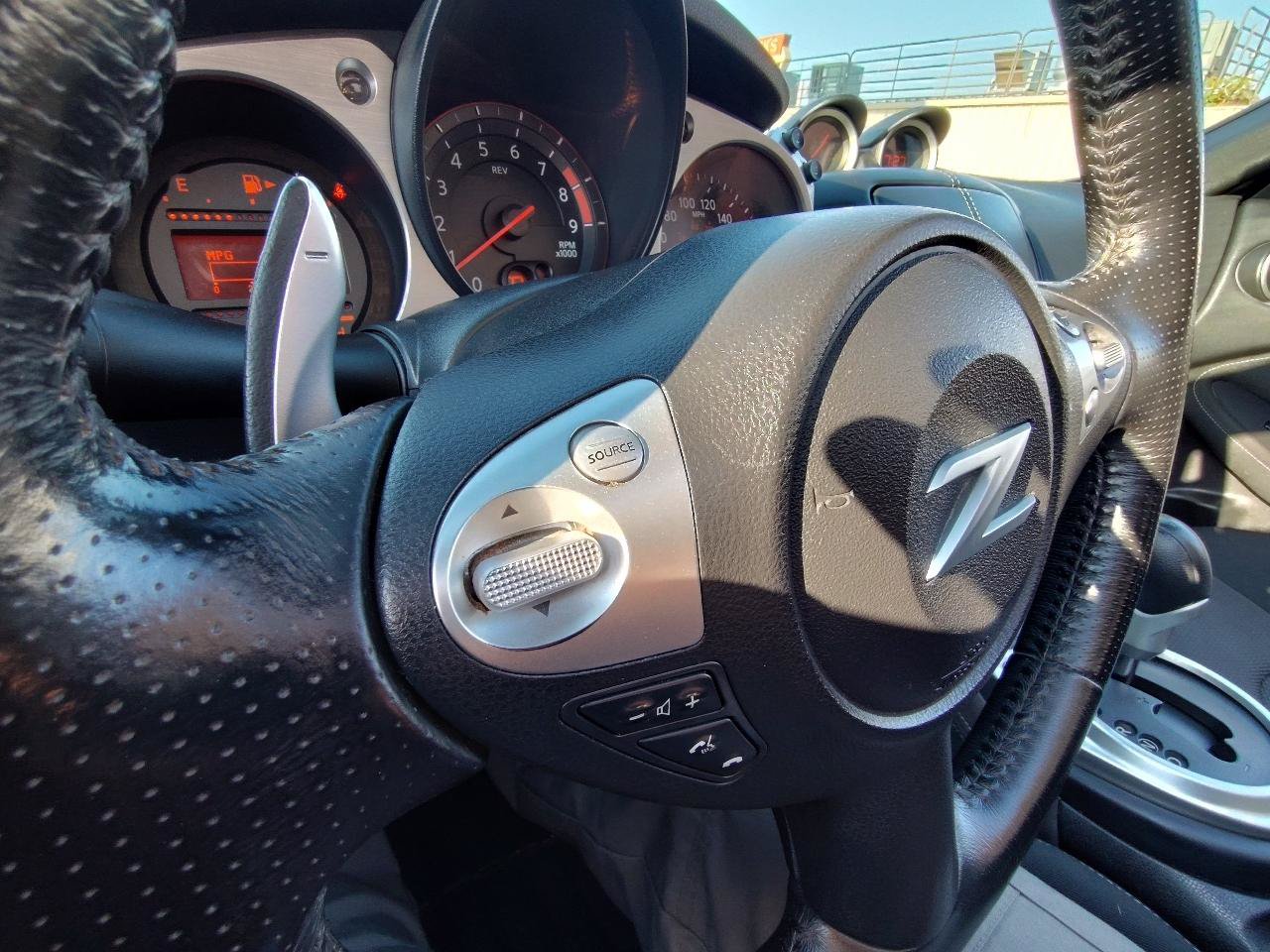 Used 2015 Nissan 370Z Roadster RWD image 20