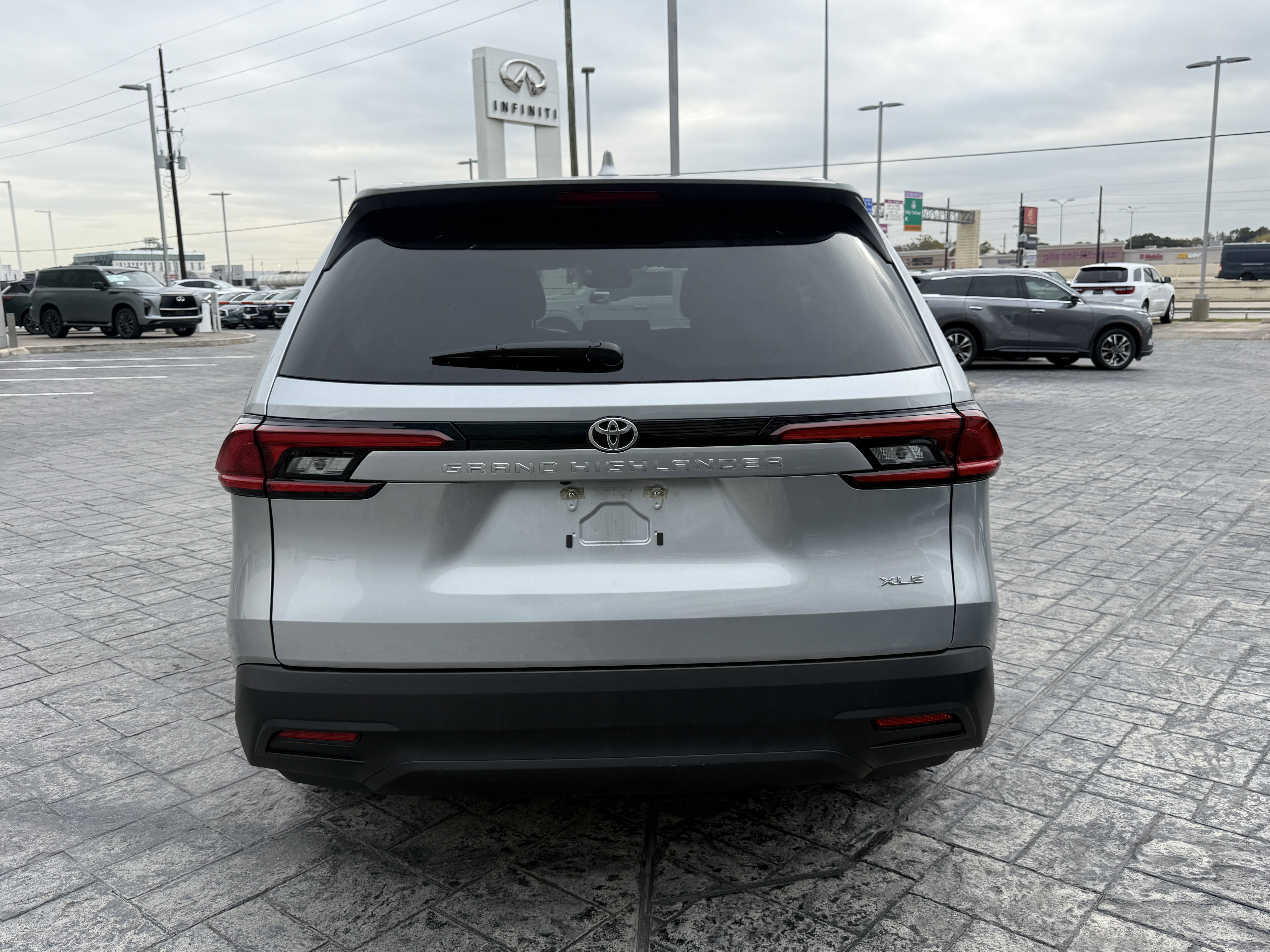 Used 2025 Toyota Grand Highlander FWD image 6