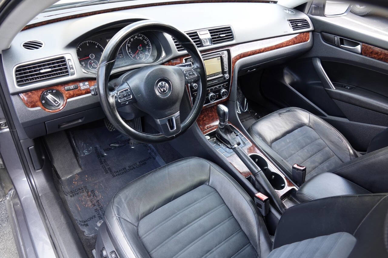 Used 2013 Volkswagen Passat TDI SEL Premium FWD image 50