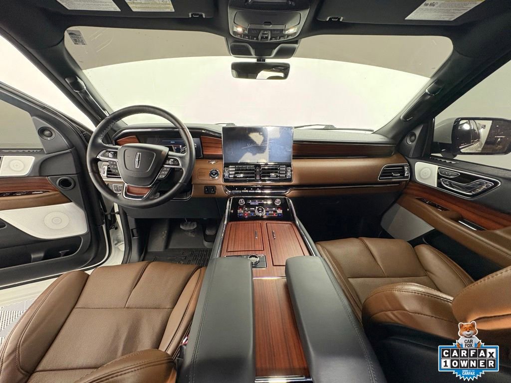 Used 2024 Lincoln Navigator L Reserve AWD/4WD image 4