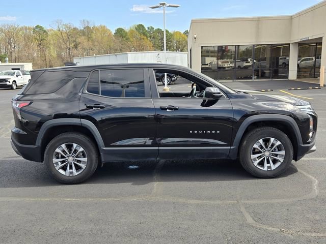 Used 2025 Chevrolet Equinox LT w/ Safety and Technology Package image 2