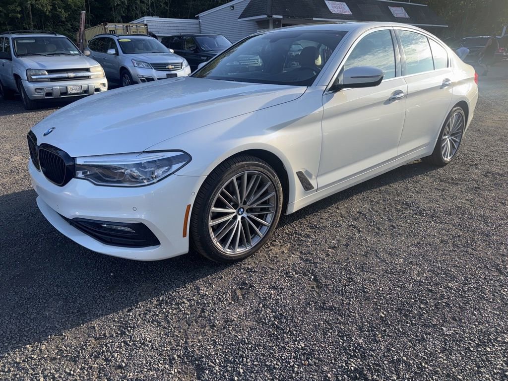 Used 2017 BMW 540i xDrive image 1