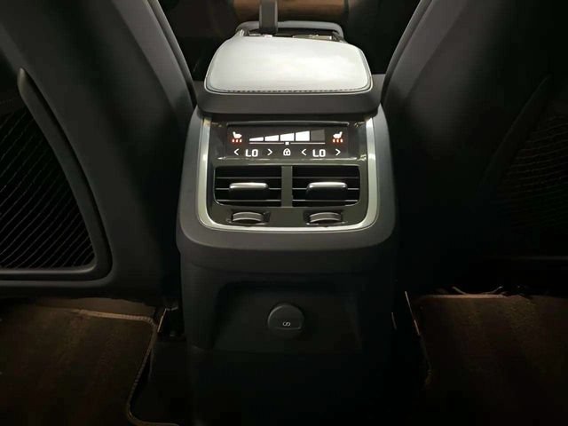 Used 2024 Volvo XC90 T8 Plus w/ Protection Package Premier AWD/4WD image 70