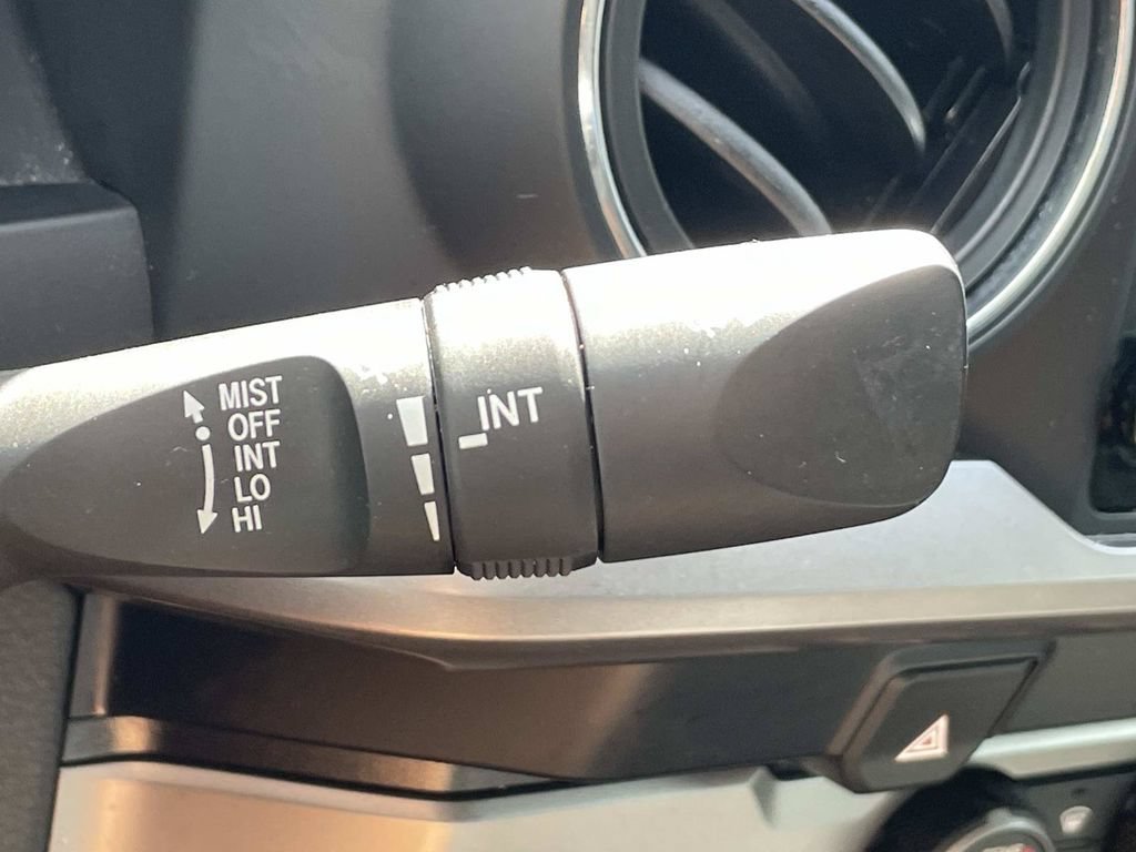Used 2021 Toyota Tacoma SR5 RWD image 32