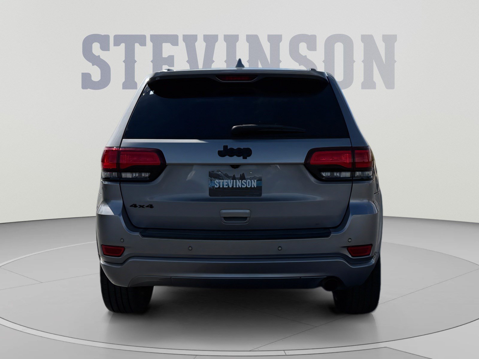 Used 2019 Jeep Grand Cherokee Altitude AWD/4WD image 4