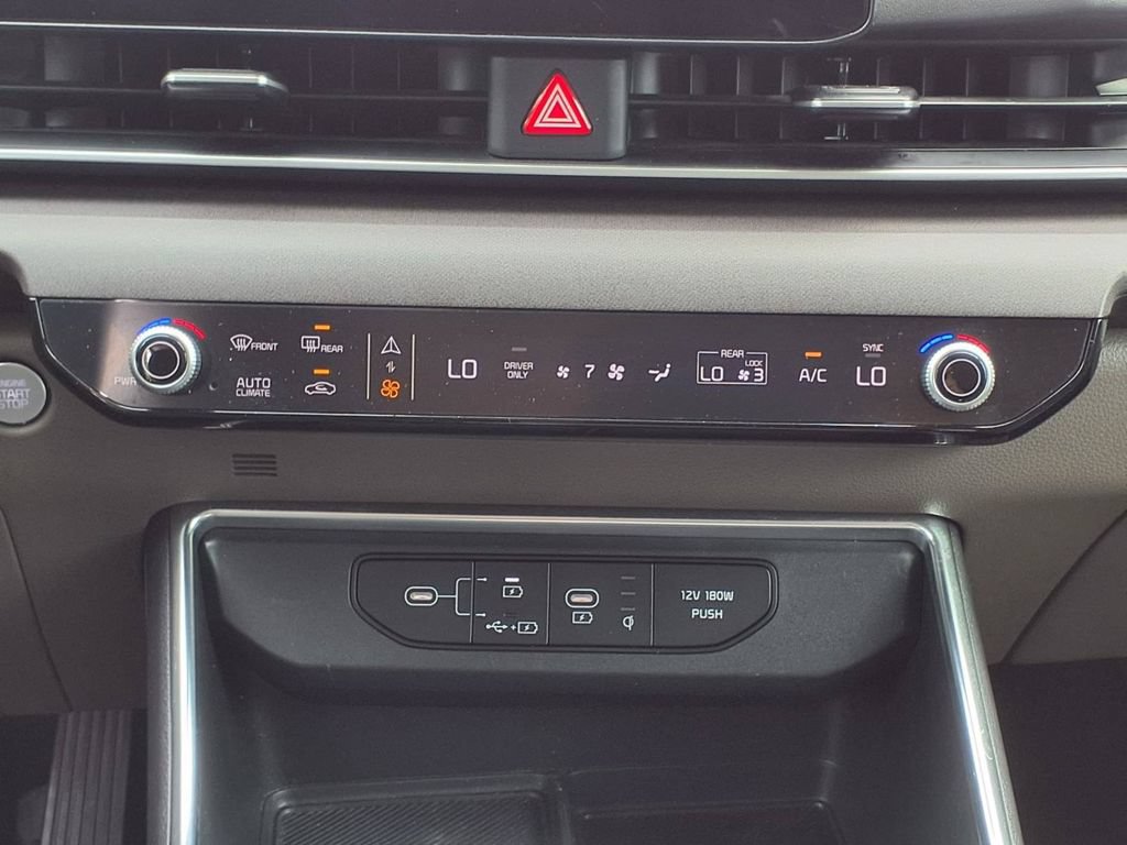 Used 2025 Kia Carnival EX FWD image 26