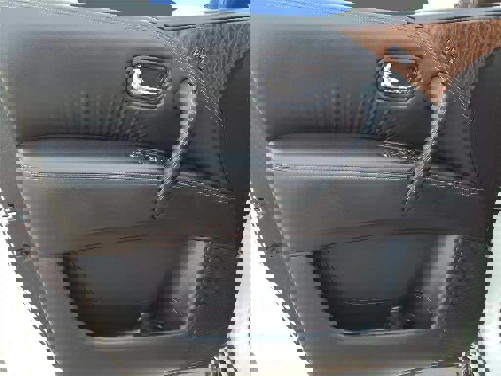 Used 2017 Nissan Armada Platinum w/ Captain Seat Package image 16