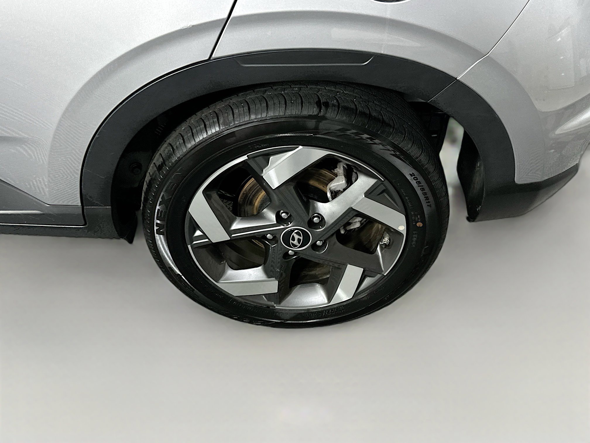 Used 2025 Hyundai Venue SEL image 11